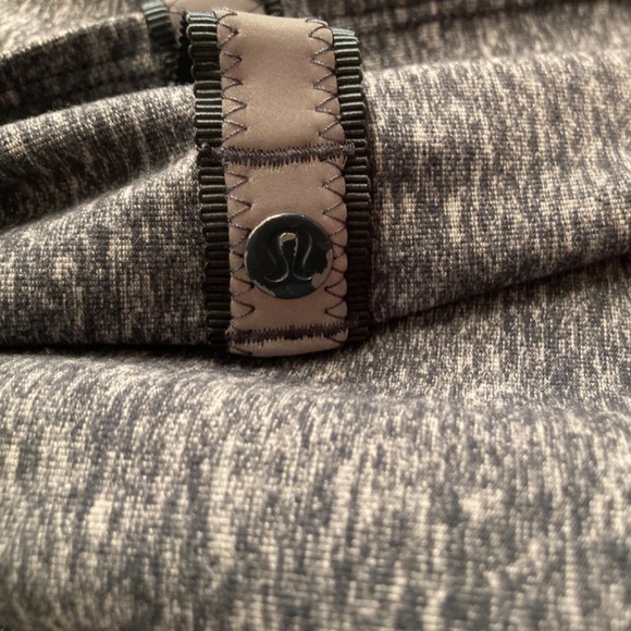 Lululemon Vinyasa snap infinity scarf wrap - Heathered Teal colour - Picture 2 of 8